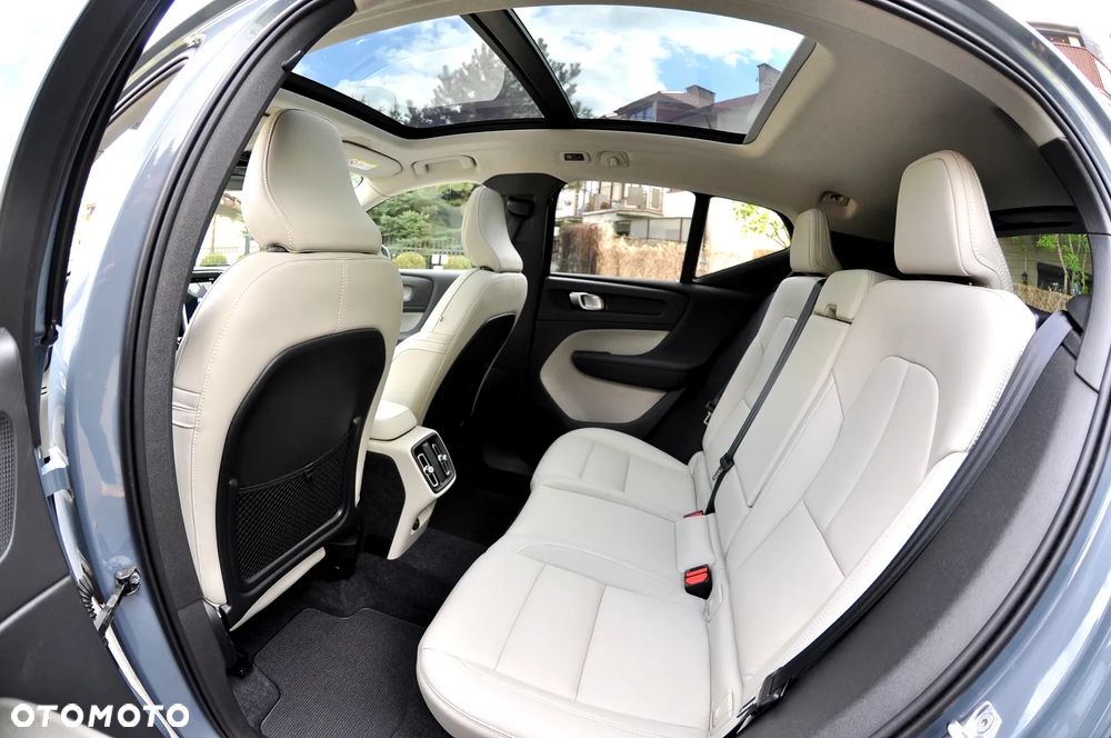 Volvo XC 40 T3 R-Design - 26