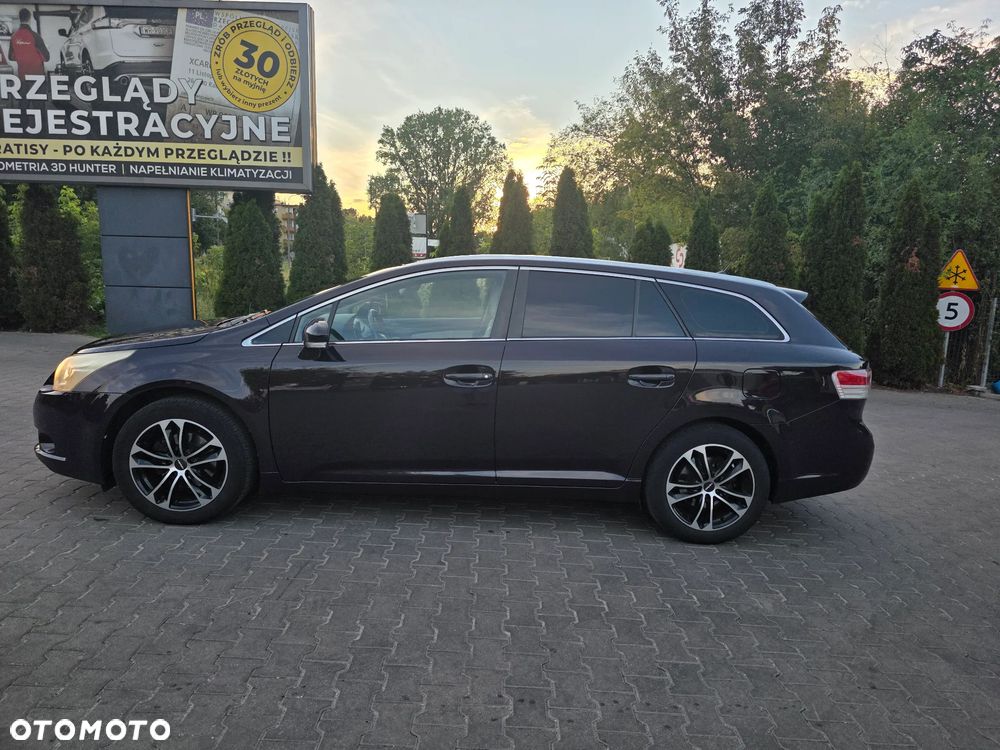 Toyota Avensis 1.8 Executive - 6