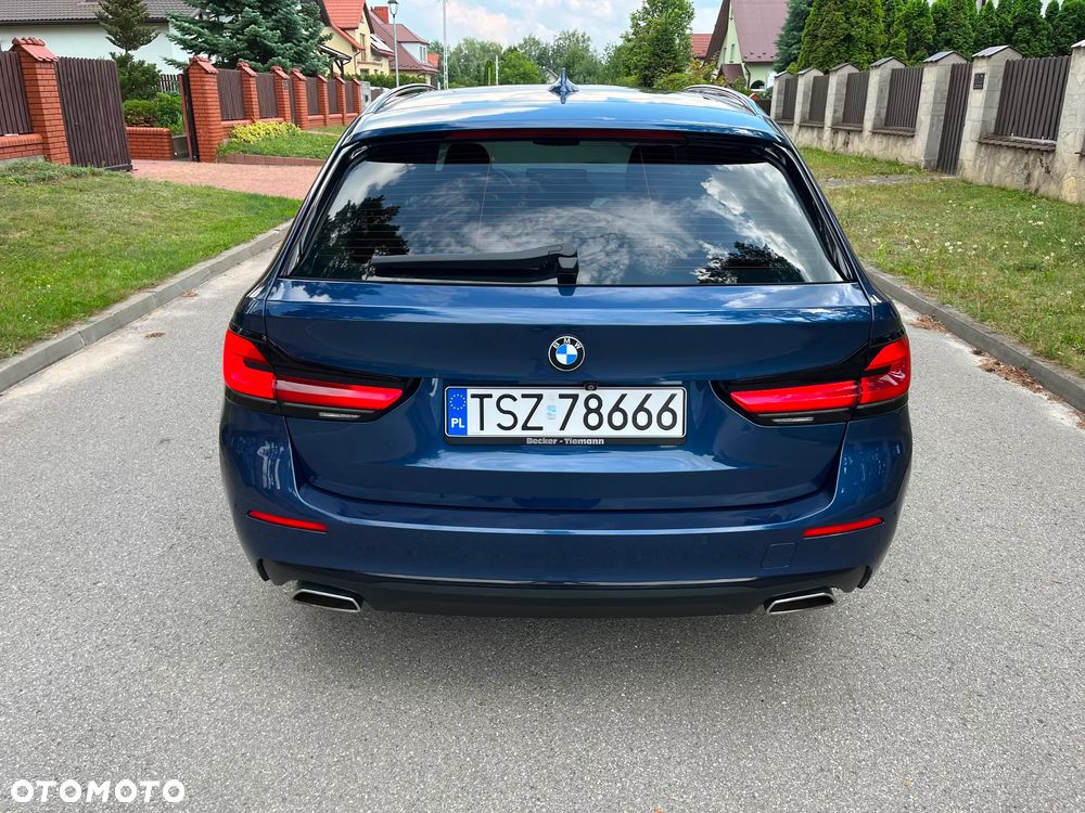 BMW Seria 5 520d M Sport - 8