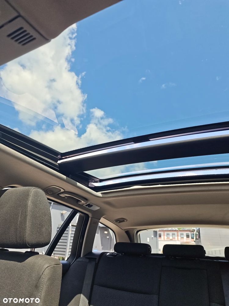 BMW Seria 3 320i - 10