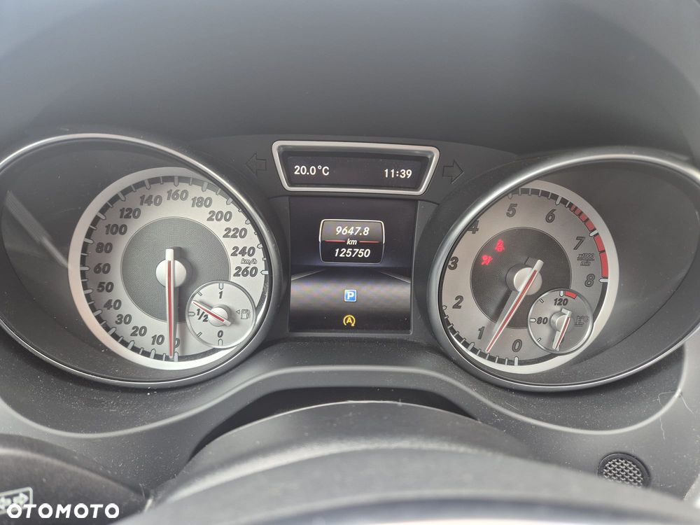 Mercedes-Benz CLA 200 AMG Line - 12