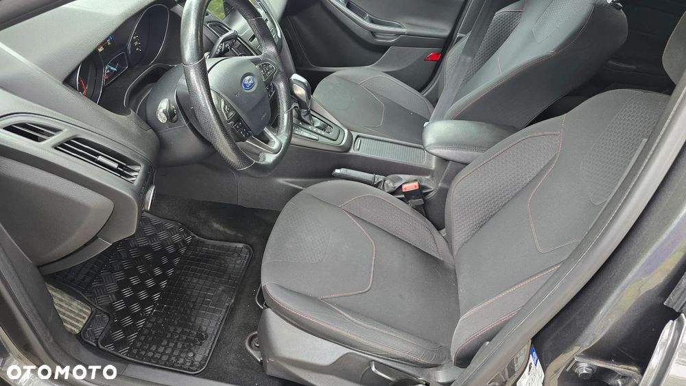 Ford Focus 1.5 EcoBoost ST-Line - 9