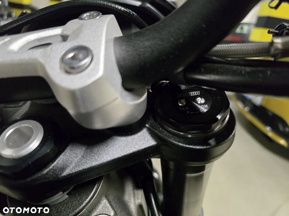 Triumph Street Triple - 6