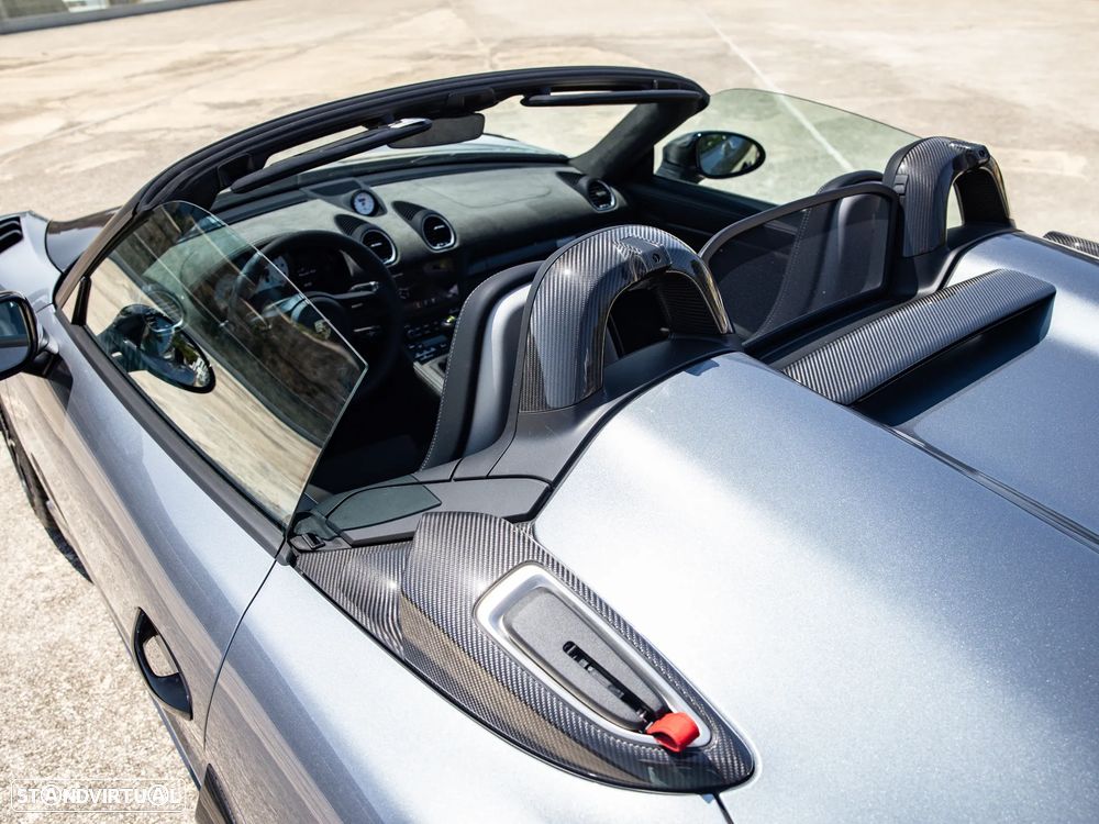 Porsche 718 Spyder - 17