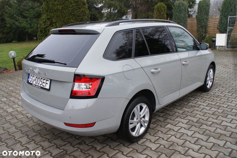 Skoda Fabia 1.0 TSI Style Color - 12