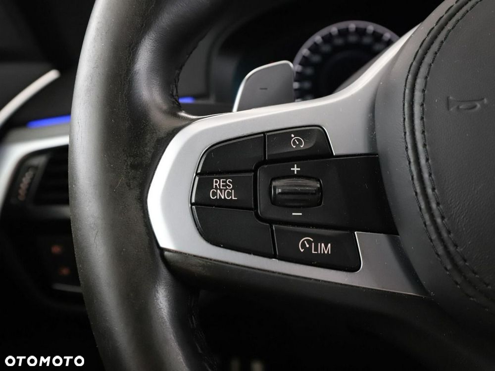 BMW Seria 5 520d xDrive mHEV M Sport sport - 32