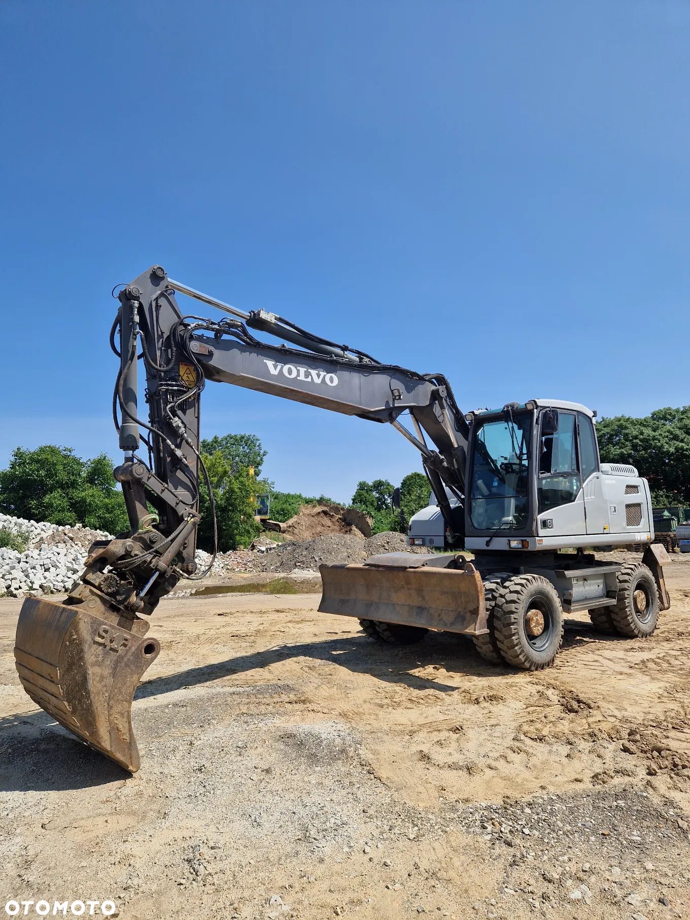Volvo EW160D - 1