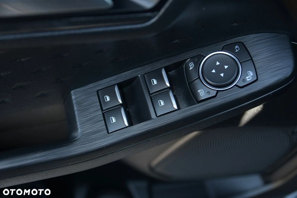 Ford Kuga 2.0 EcoBlue Hybrid ST-LINE - 24