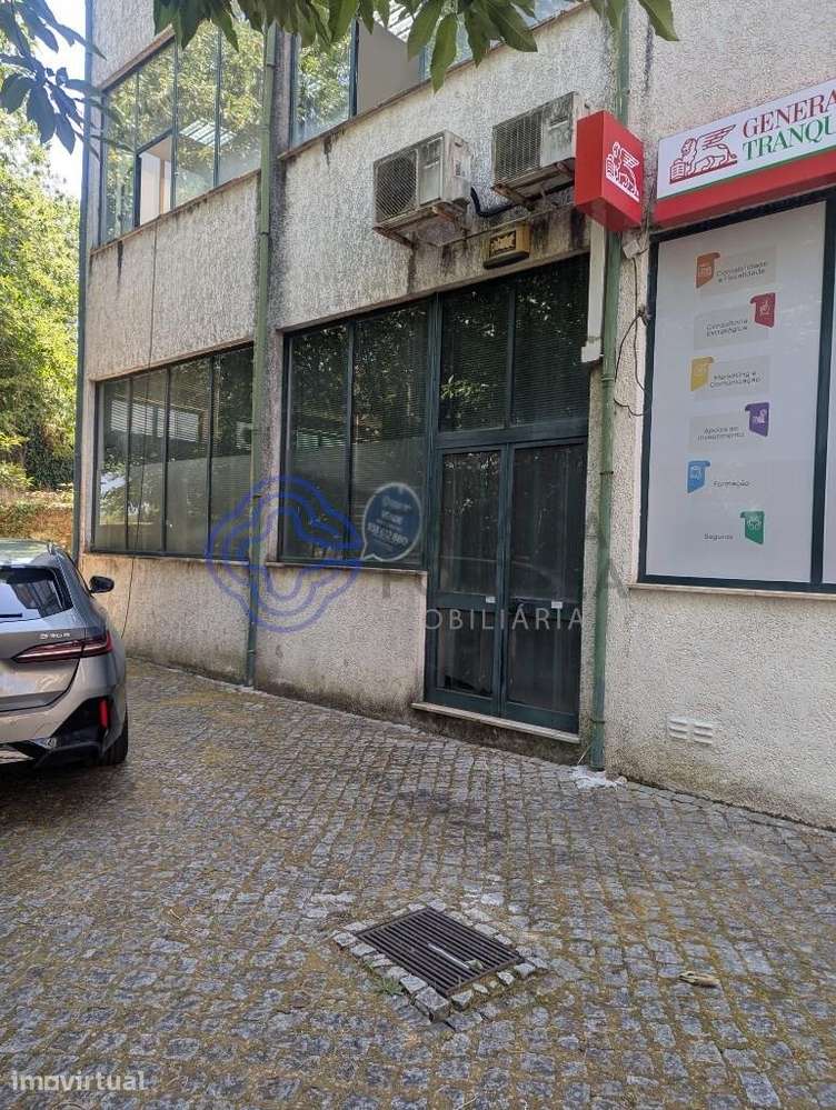 loja em Santa Comba Dão com acesso  exterior para cargas - Grande imagem: 2/18