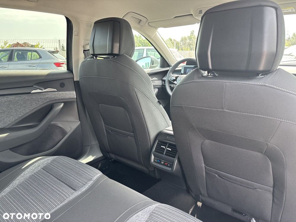 Skoda Superb 2.0 TSI Drive DSG - 19