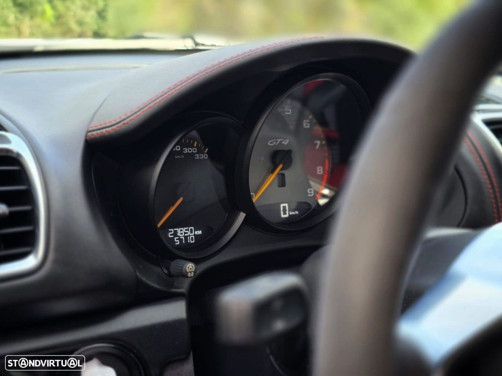 Porsche Cayman GT4 - 48