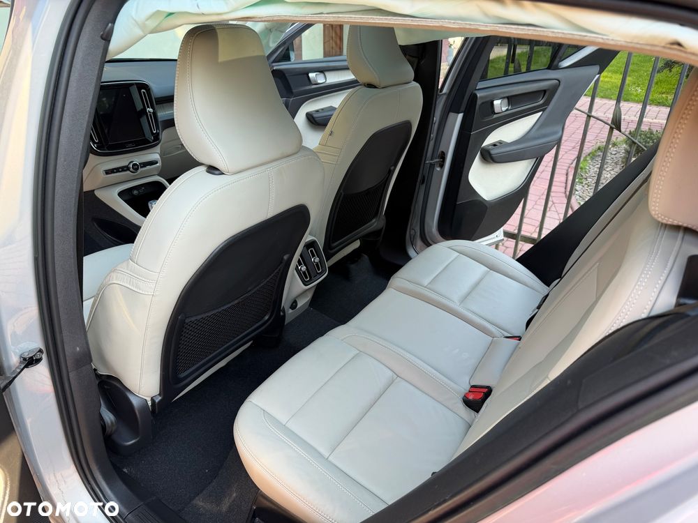 Volvo XC 40 B5 B AWD Ultimate Dark - 31