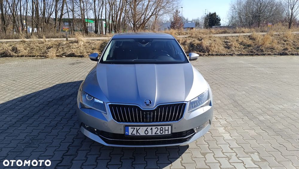 Skoda Superb 2.0 TDI DSG L&K - 8