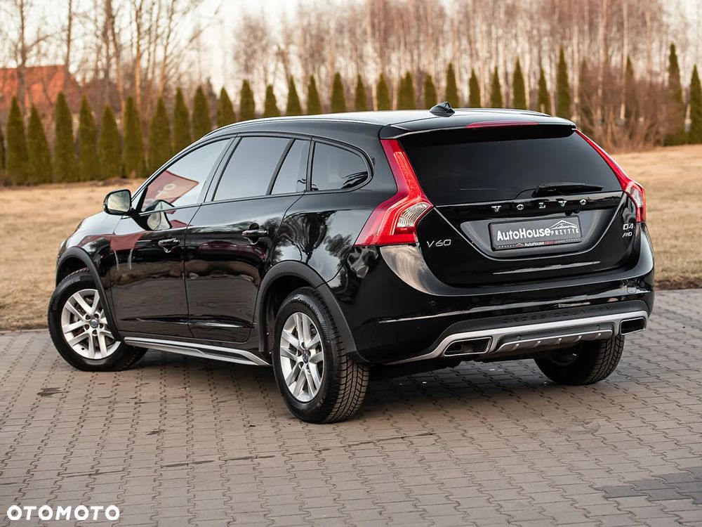 Volvo V60 Cross Country - 9