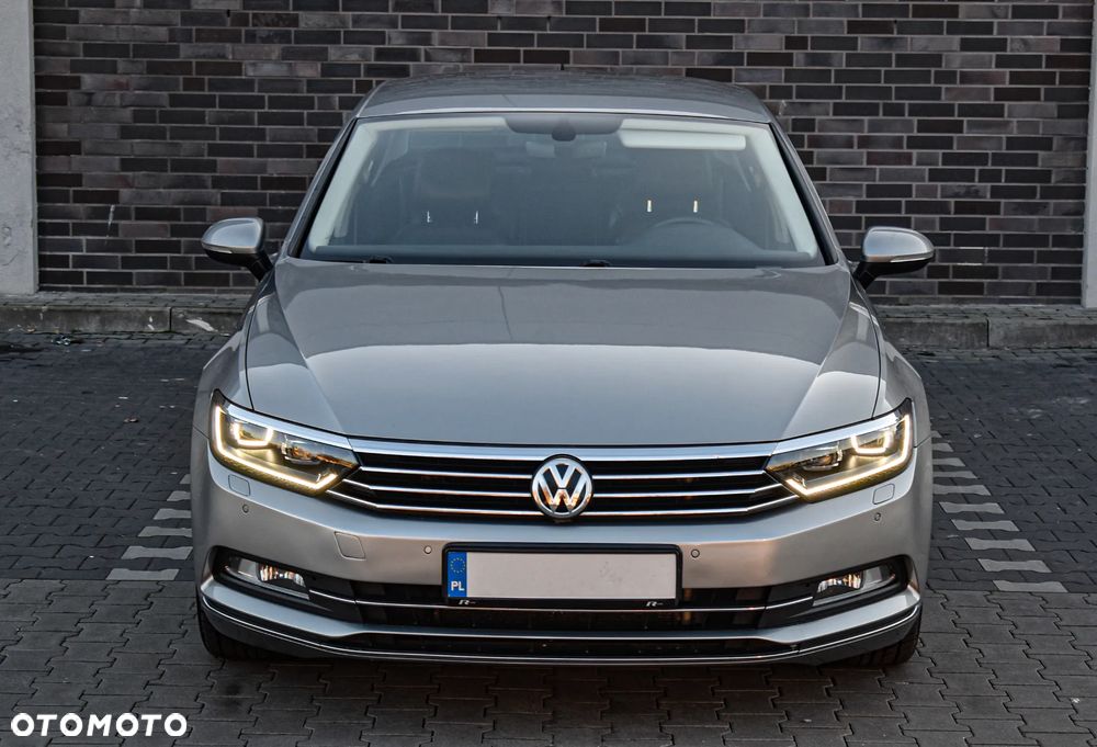 Volkswagen Passat 2.0 TDI DSG BlueMotion Technology R-Line - 17
