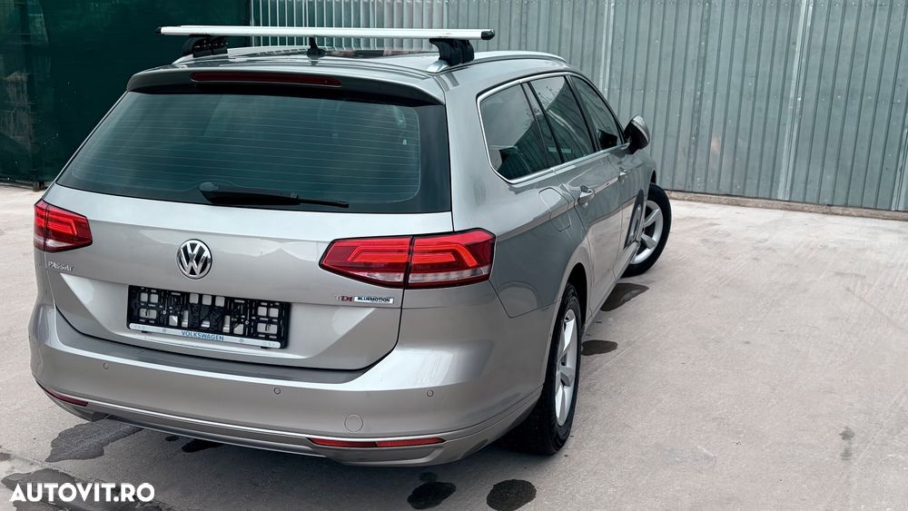 Volkswagen Passat - 12
