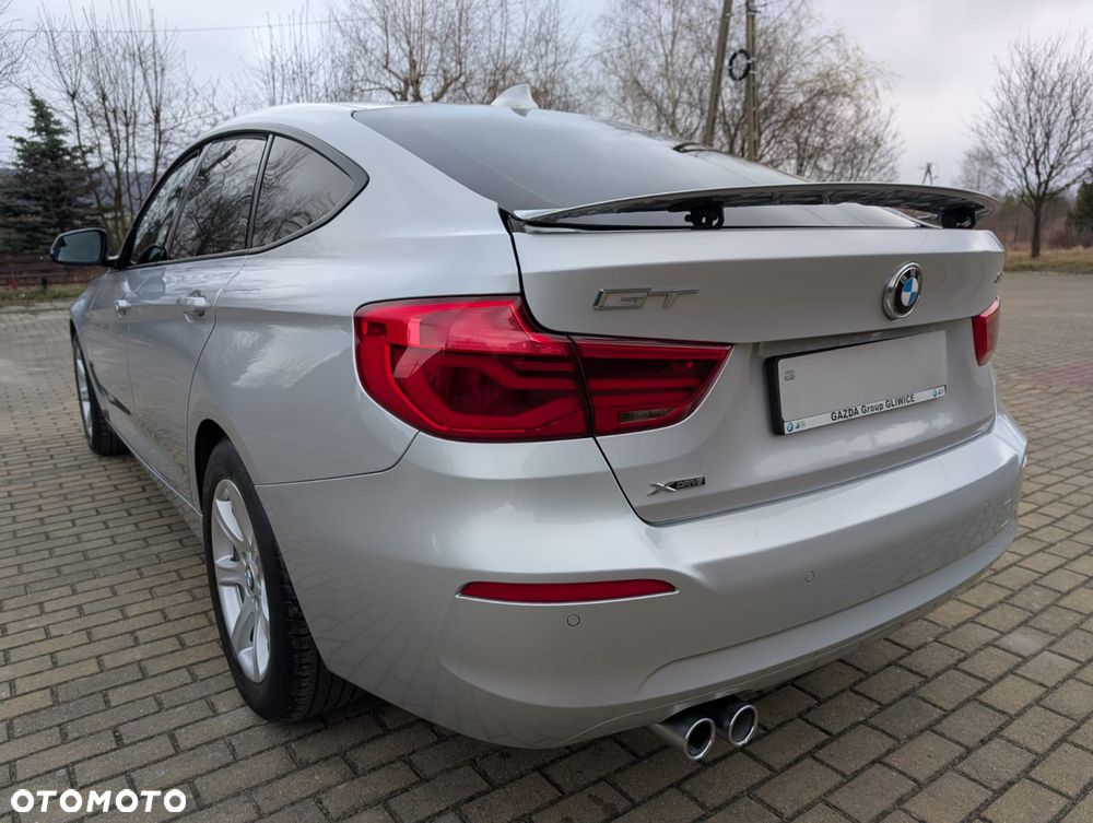 BMW 3GT 320i GPF Business Edition - 12