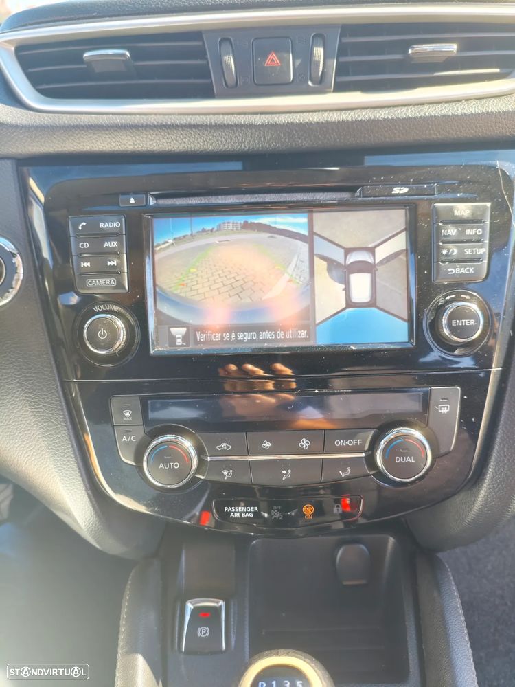 Nissan Qashqai 1.5 dCi N-Connecta - 11