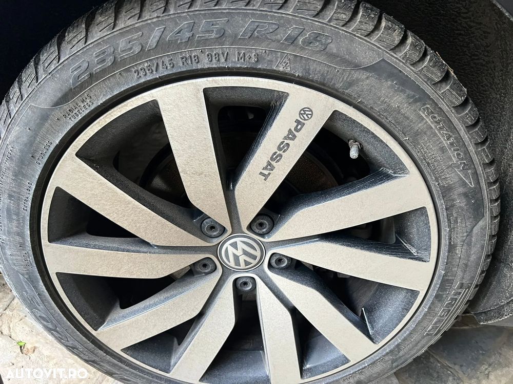 Volkswagen Passat Variant 2.0 TDI 4Motion DSG BlueMotion Tech Business Edition - 10