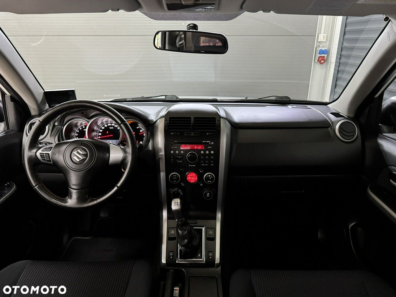 Suzuki Grand Vitara 2.4 Premium - 14