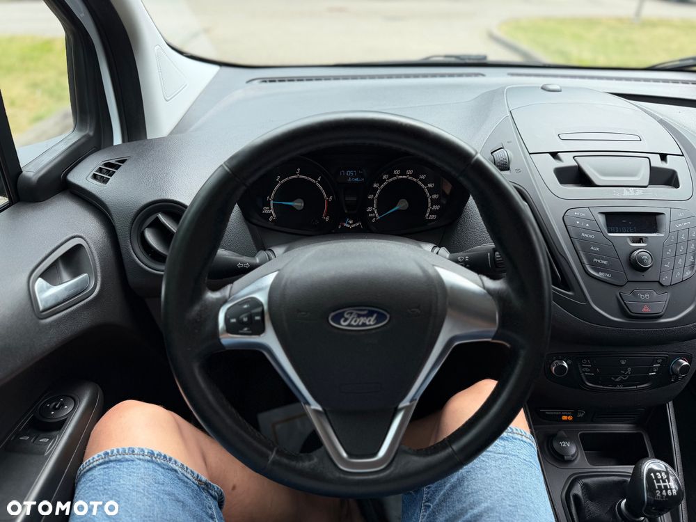 Ford Transit Courier - 24