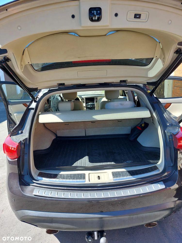 Infiniti FX - 4