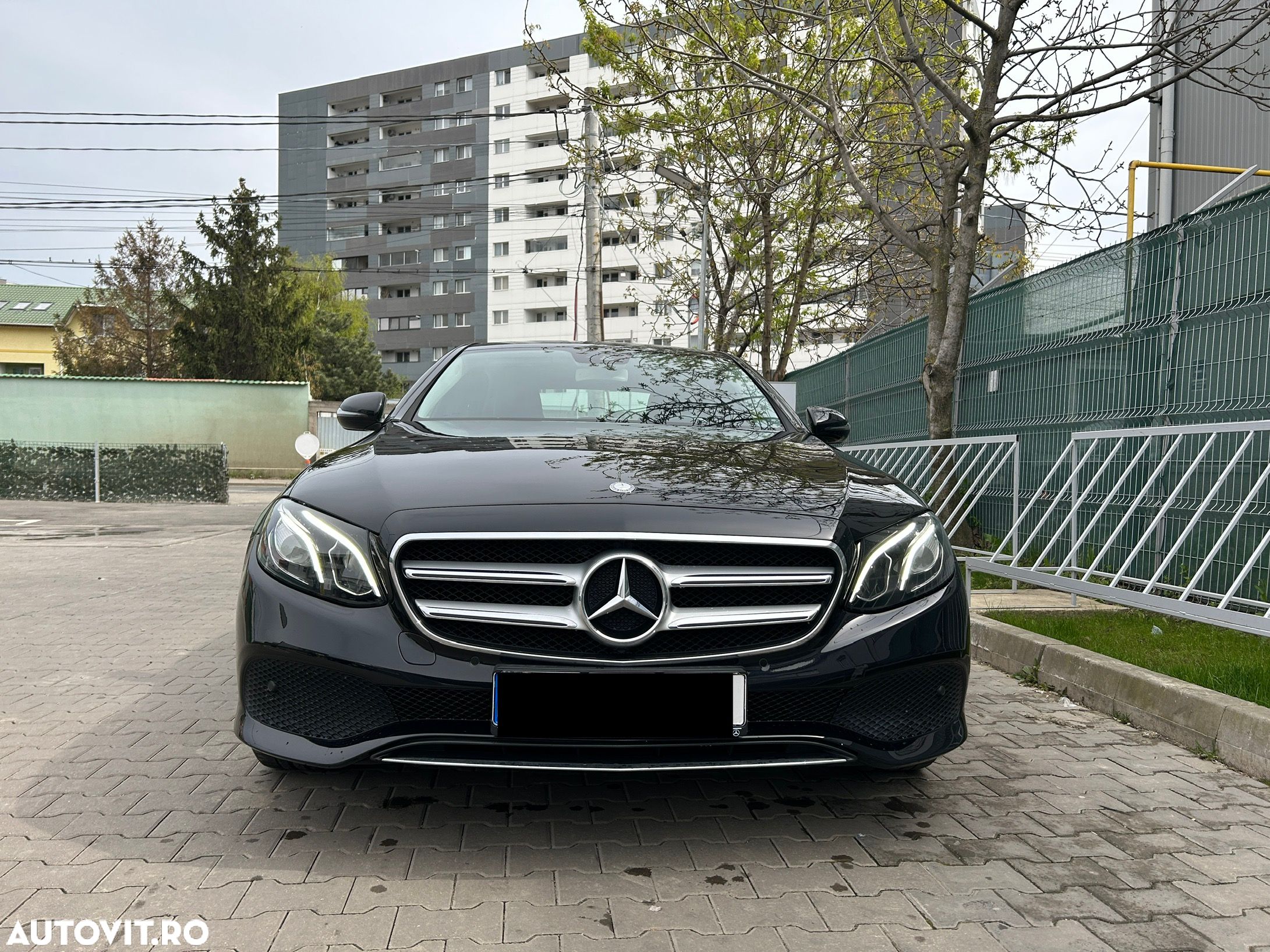 Mercedes-Benz E 200 4Matic 9G-TRONIC - 1