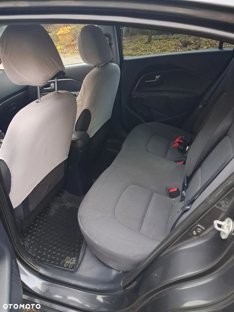 Kia Rio - 9