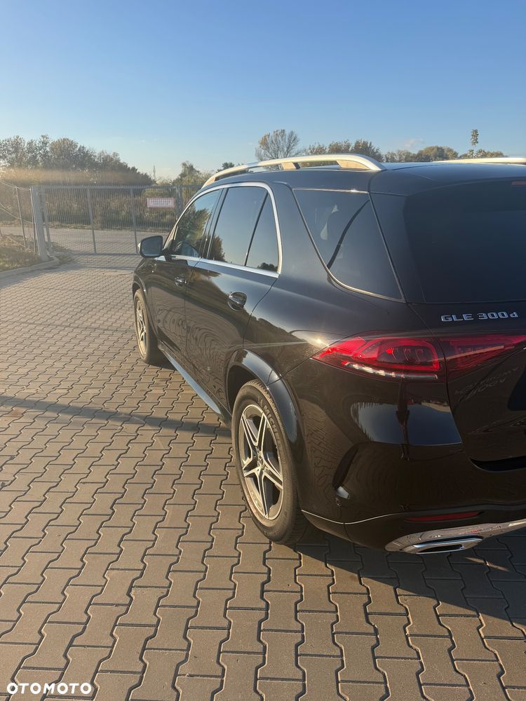 Mercedes-Benz GLE 300 d 4-Matic - 11