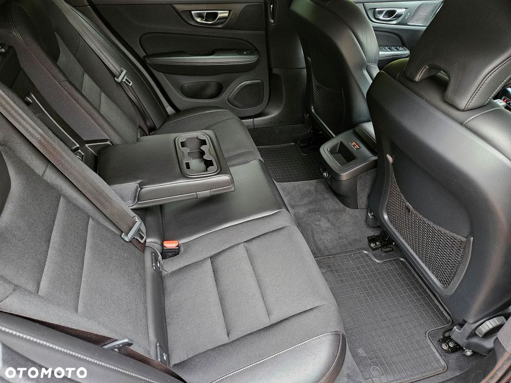 Volvo V60 T5 Geartronic Momentum Pro - 19