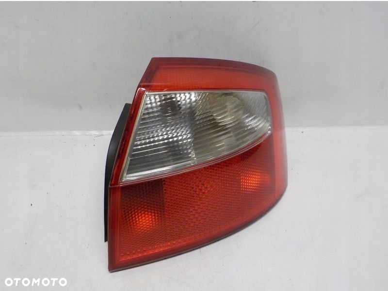 AUDI A4 B6 SEDAN LAMPA PRAWA TYŁ TYLNA - 1