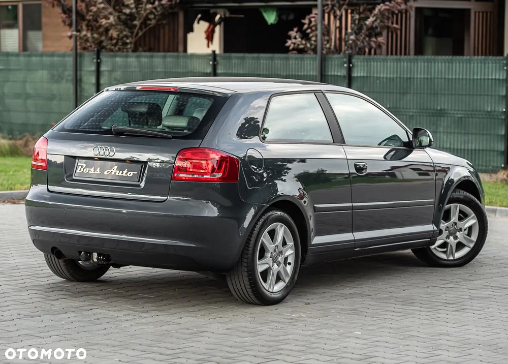 Audi A3 3-drzwiowe 1.6 TDI DPF S tronic Attraction - 14