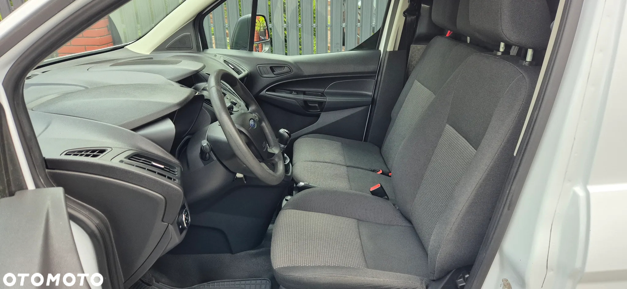 Ford Transit Connect - 13