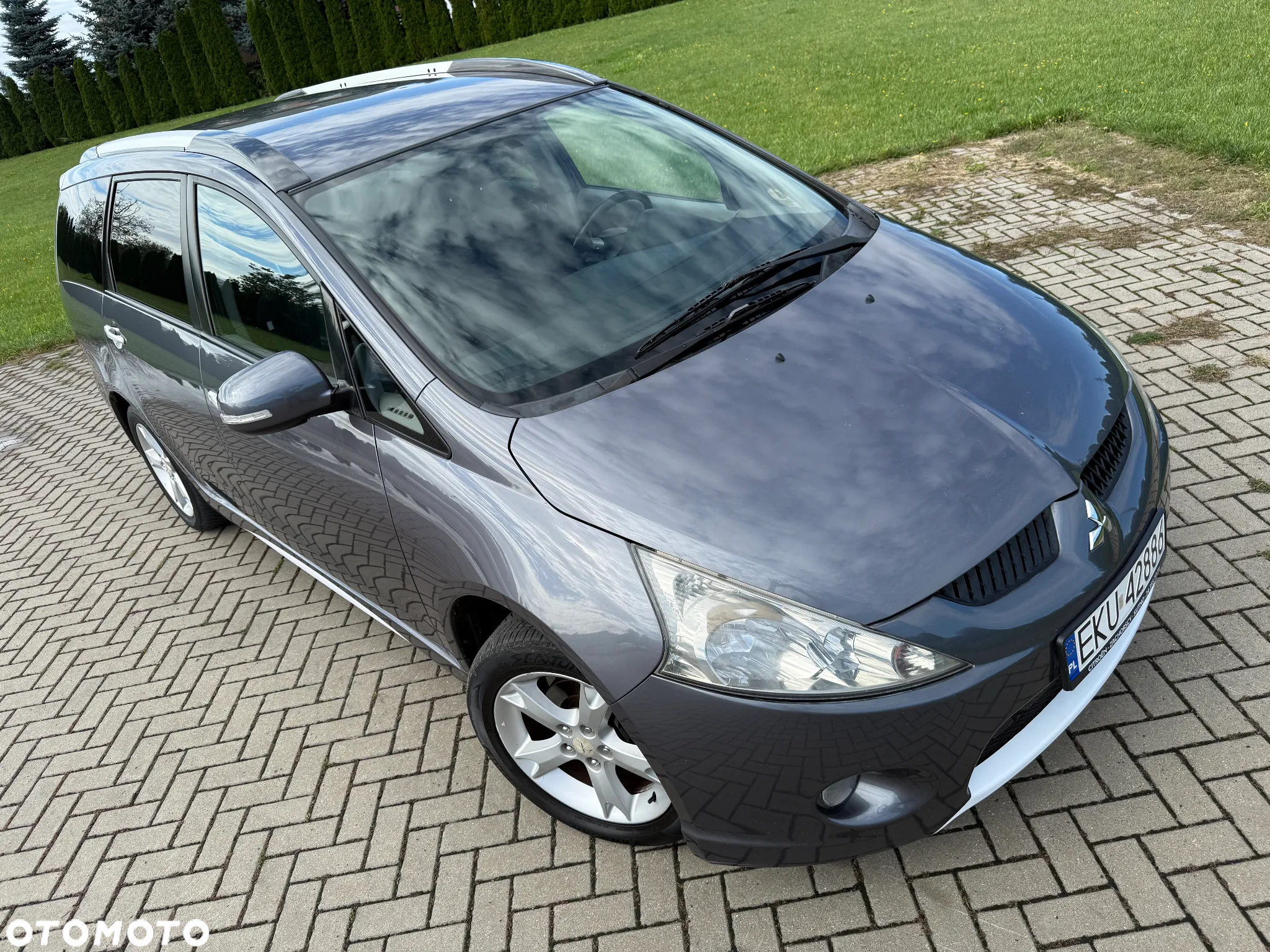 Mitsubishi Grandis - 25