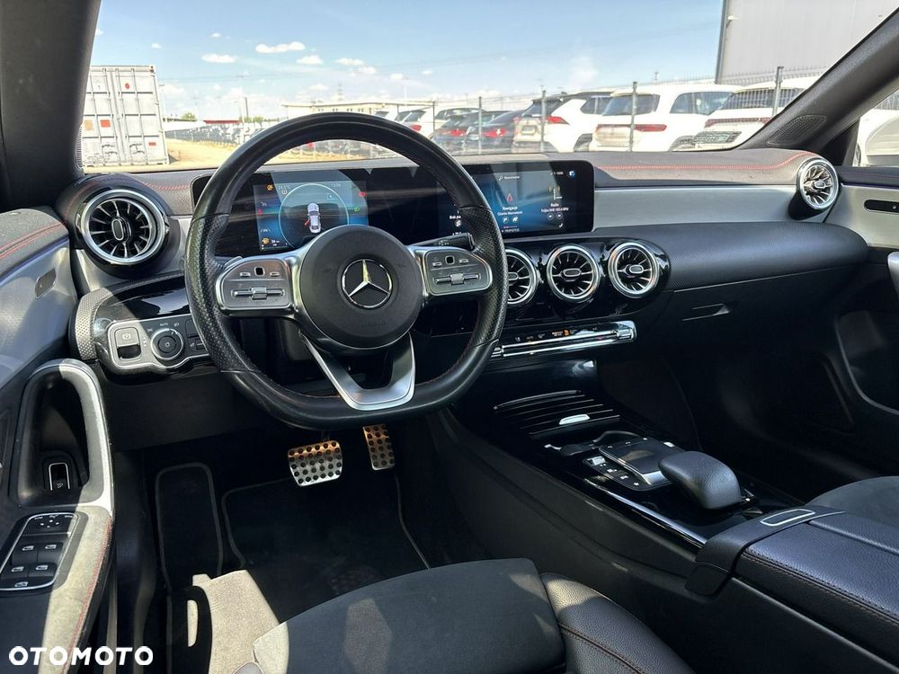Mercedes-Benz CLA 200 7G-DCT AMG Line - 12