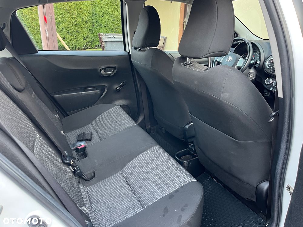 Toyota Yaris 1.0 Sol - 10