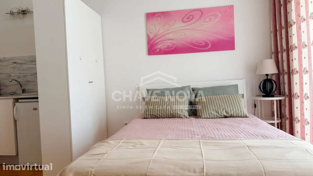 Apartamento T0 c/ Alojamento Local em Santo Ildefonso - Grande imagem: 2/19