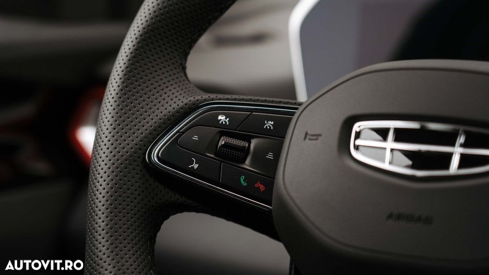 Geely Coolray - 15