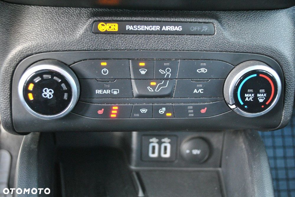 Ford Focus 1.5 EcoBlue Connected - 19