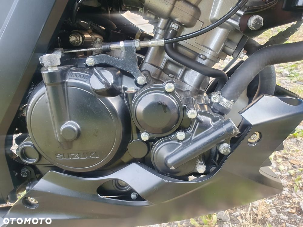 Suzuki GSX - 7