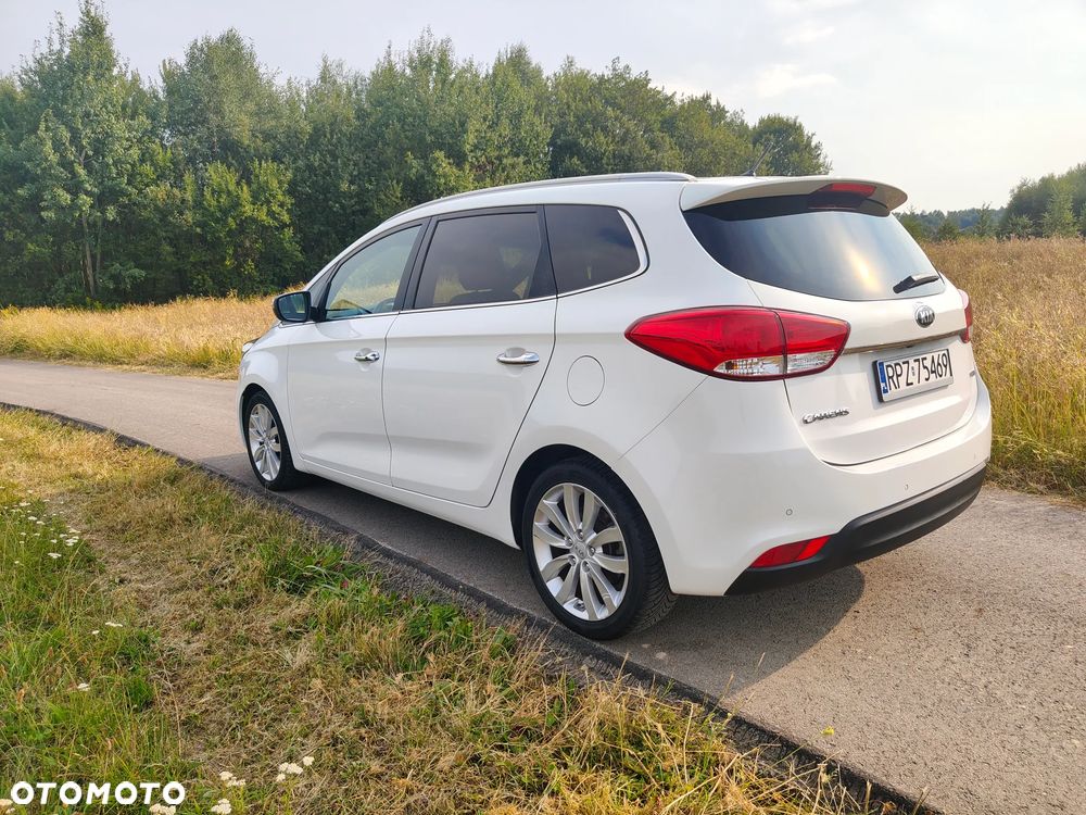 Kia Carens - 5