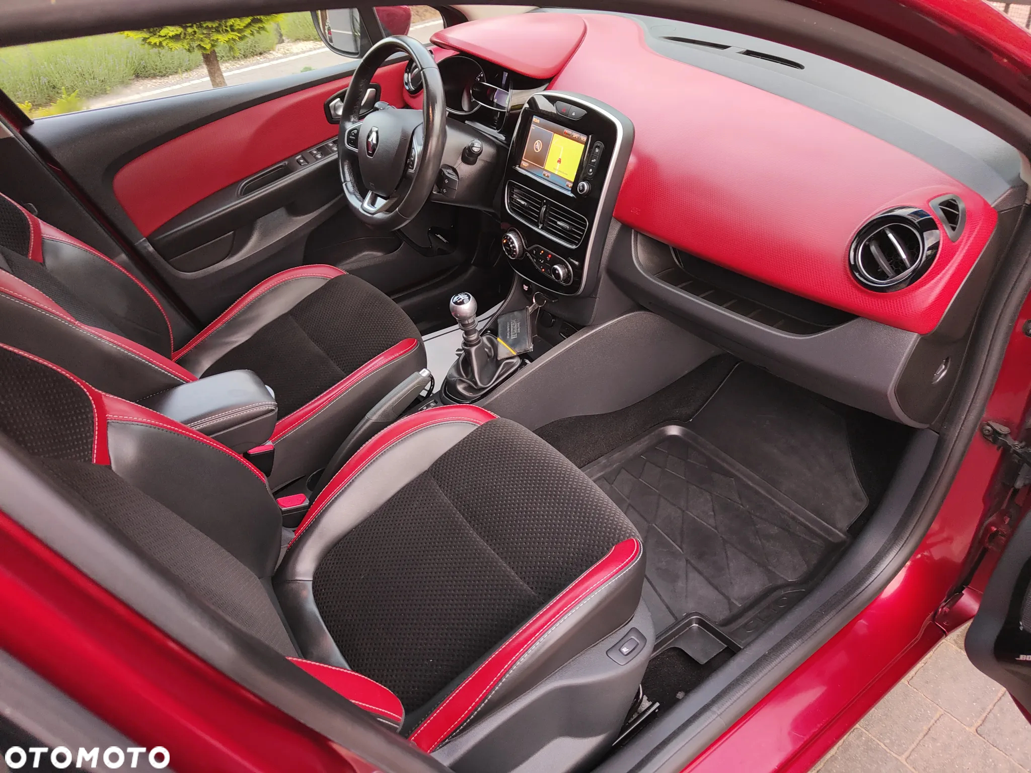 Renault Clio Grandtour Energy TCe 120 INTENS - 24