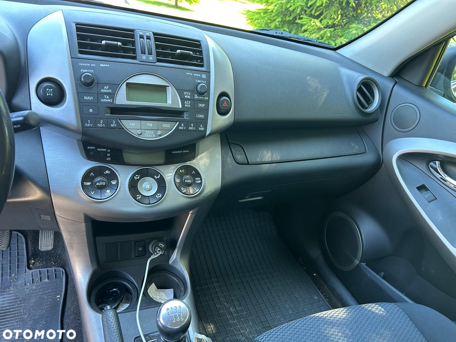 Toyota RAV4 2.2 D-4D Sol - 14