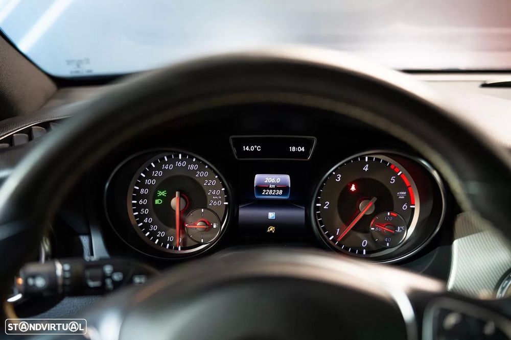 Mercedes-Benz GLA 180 CDI Urban - 21