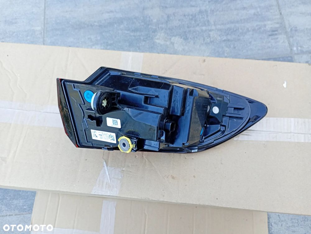 LAMPA PRAWA TYLNA LED BMW F70 5A36178 - 5