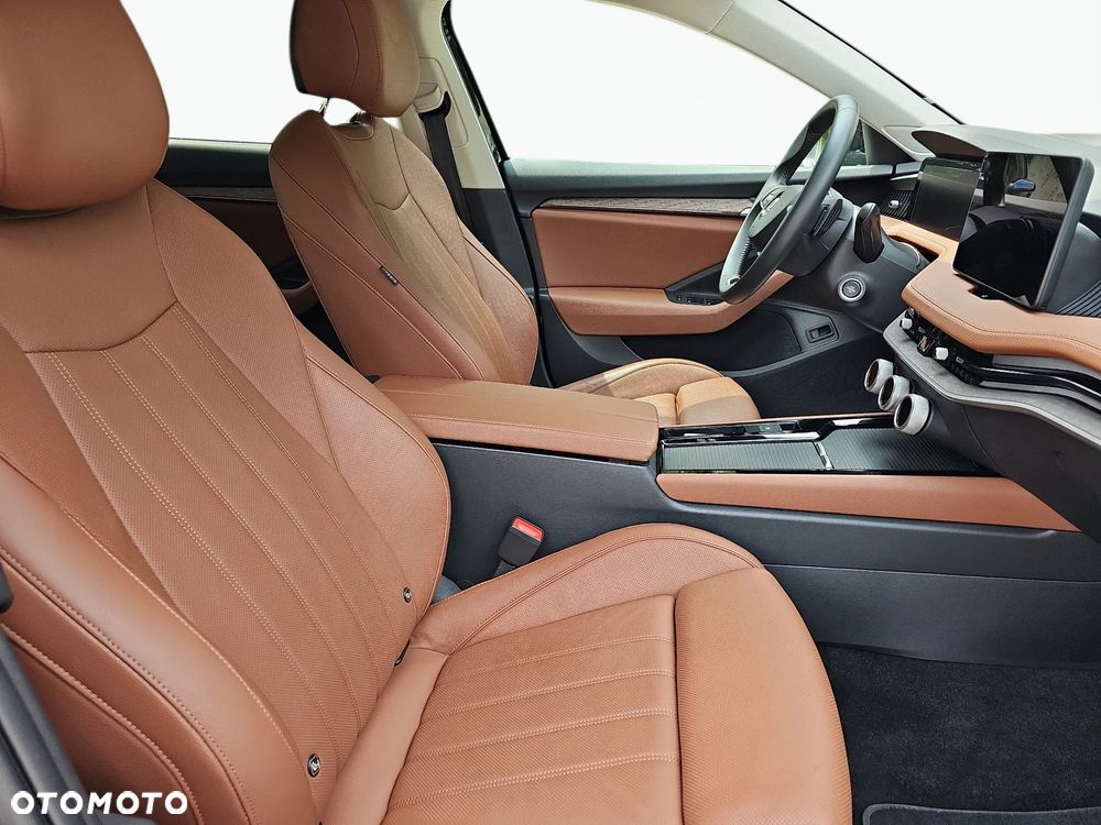 Skoda Superb 2.0 TDI SCR 4x4 Selection DSG - 10