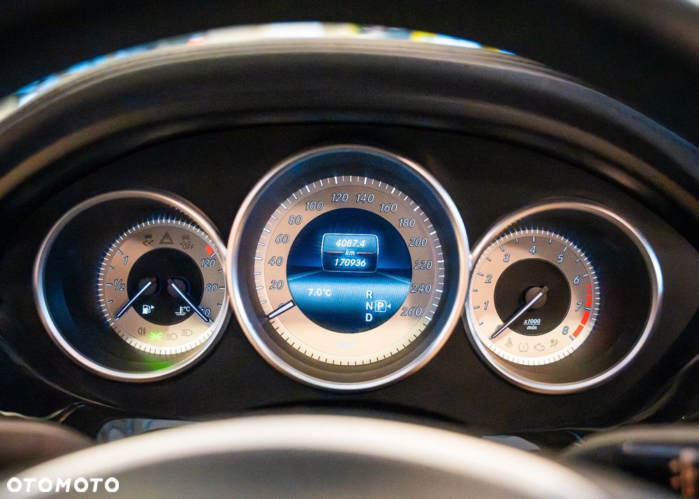 Mercedes-Benz CLS 500 4-Matic BlueEff - 25