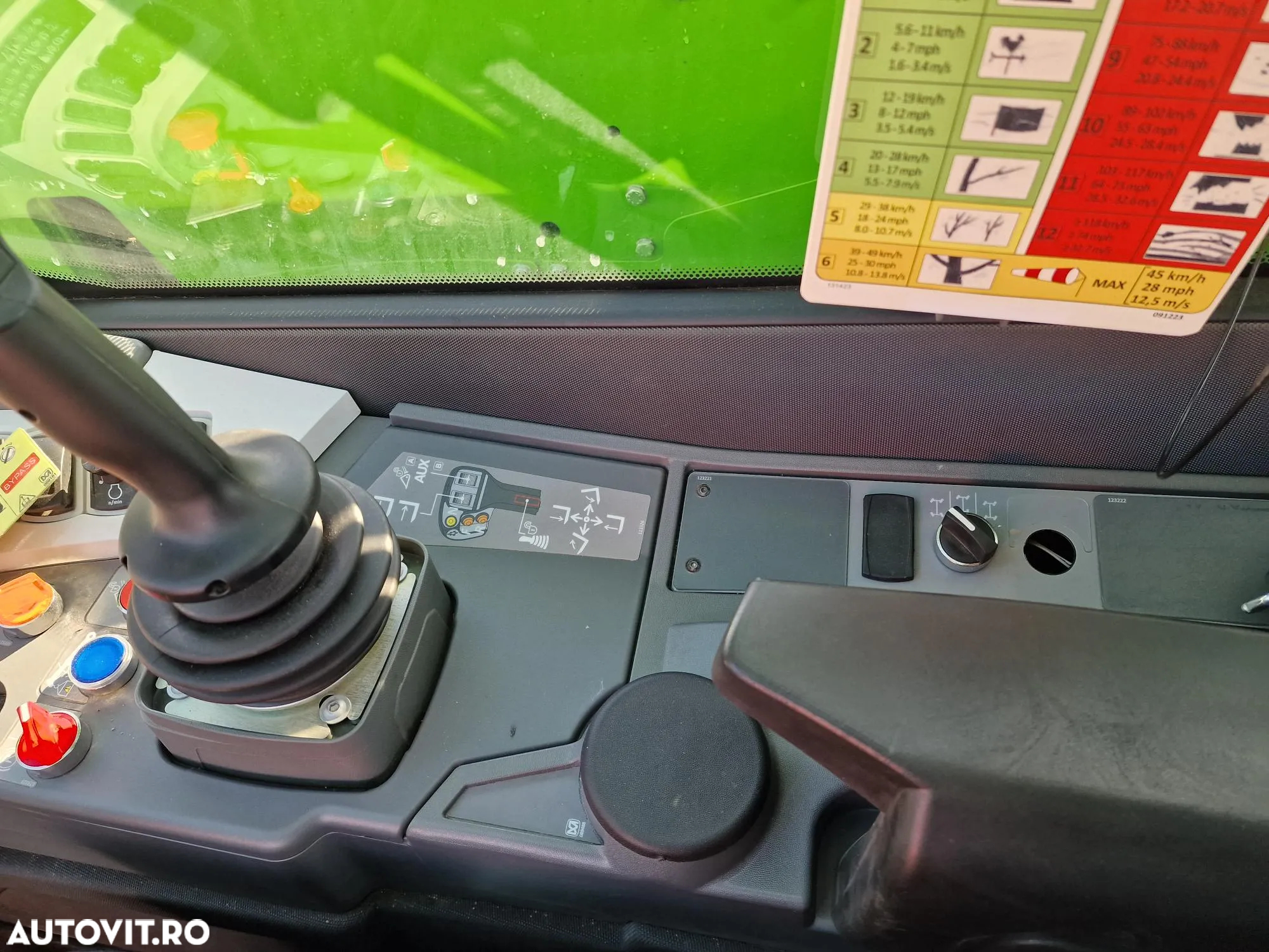 Merlo TF33.7,2024, 172h EX DEMO, Aer conditionat, Cupla rapida, furci, cupa 2,5mc, garantie 1 an, posibilitate leasing 5 ani, stare CA NOU, PROMOTIE 69900 EUR+Tva - 4