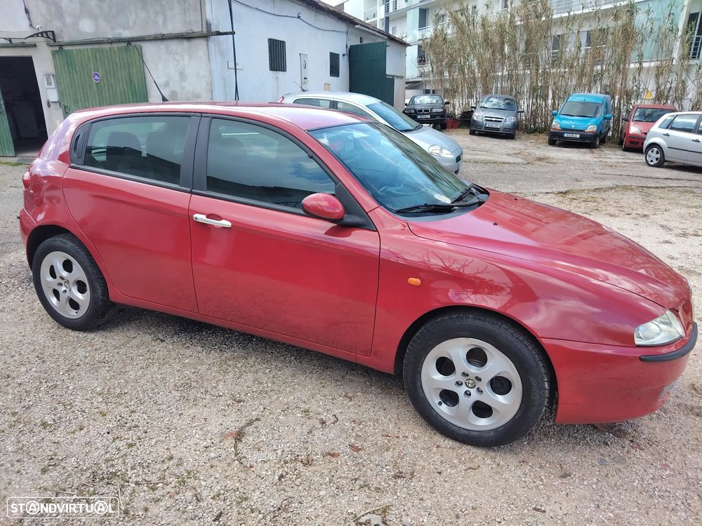 Alfa Romeo 147 1.6 TS Distinctive - 2