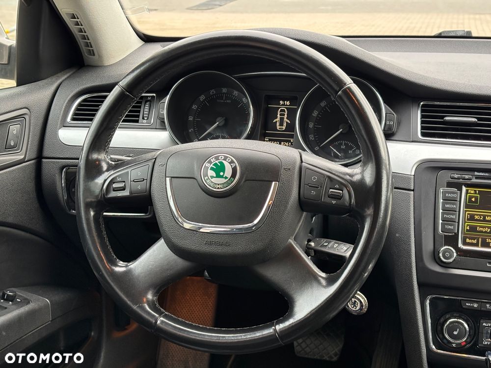 Skoda Superb Combi 2.0 TDI DSG Exclusive - 13